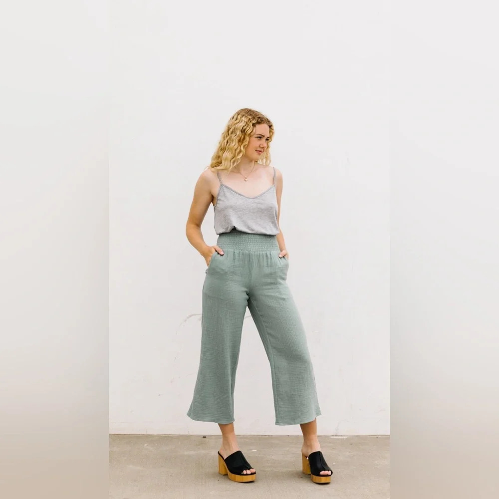 Miou Muse  Soft Grey Capri Pants - Size S
